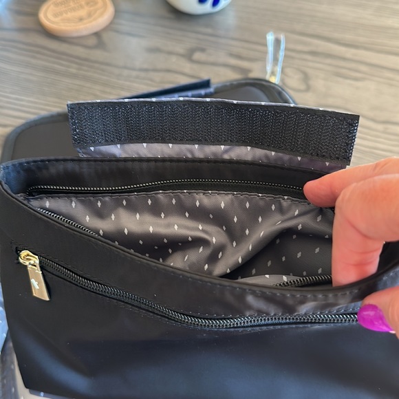 Venessa Williams Cosmetic Case - Picture 8 of 11